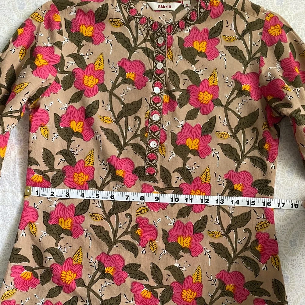Akkriti 100% cotton floral blouse 3/4 sleeve, pink tan yellow - Picture 6 of 11